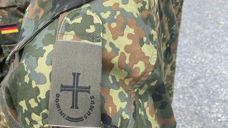 Die Schulterklappen der evangelischen Militärseelsorge - Die Schulterklappen der evangelischen Militärseelsorge Die Schulterklappen der evangelischen Militärseelsorge - Die Schulterklappen der evangelischen Militärseelsorge