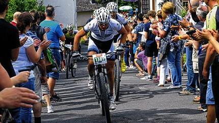 Bike-Marathon in Frammersbach: Der Delius-Klasing-Verlag wird als Organisator den beliebten Wettkampf fortführen. Unser Bild zeigt die Mountainbiker am berüchtigten Grabig.