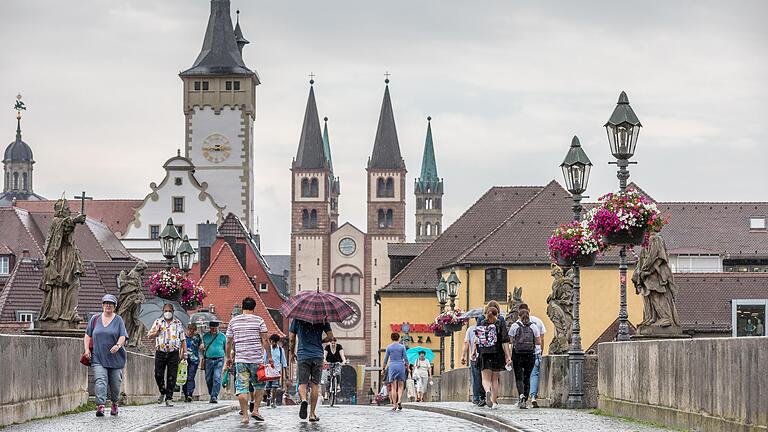 Würzburg liegt derzeit bundesweit an der Spitze bei der Sieben-Tage-Inzidenz der Corona-Neuinfektionen.&nbsp;