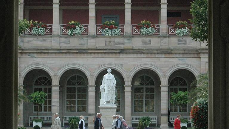 Viele Gästebetten und gute Belegung, das sind zwei Kriterien, die Bad Kissingen in einer Studie der Touristenhochburgen und den deutschen Mittelstädten Platz zwei beschert haben. Foto: Siegfried Farkas - Viele Gästebetten und gute Belegung, das sind zwei Kriterien, die Bad Kissingen in einer Studie der Touristenhochburgen und den deutschen Mittelstädten Platz zwei beschert haben. Foto: Siegfried Farkas Viele Gästebetten und gute Belegung, das sind zwei Kriterien, die Bad Kissingen in einer Studie der Touristenhochburgen und den deutschen Mittelstädten Platz zwei beschert haben. Foto: Siegfried Farkas - Viele Gästebetten und gute Belegung, das sind zwei Kriterien, die Bad Kissingen in einer Studie der Touristenhochburgen und den deutschen Mittelstädten Platz zwei beschert haben. Foto: Siegfried Farkas