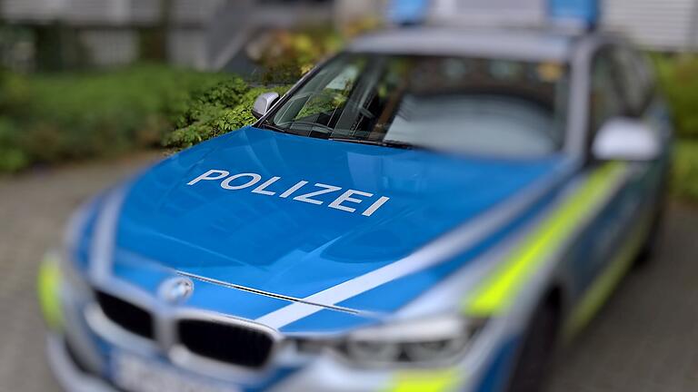 388895491.jpeg       -  NNach einem Messerangriff in Augsburg-Bärenkeller fahndet die Polizei nach einem unbekannten Täter.