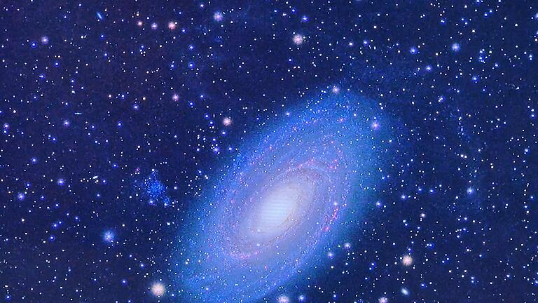 Die Galaxie M81 im Sternbild des großen Wagens hat Matthias Dier mit der Astrofotografie eingefangen. - Die Galaxie M81 im Sternbild des großen Wagens hat Matthias Dier mit der Astrofotografie eingefangen. Die Galaxie M81 im Sternbild des großen Wagens hat Matthias Dier mit der Astrofotografie eingefangen. - Die Galaxie M81 im Sternbild des großen Wagens hat Matthias Dier mit der Astrofotografie eingefangen.