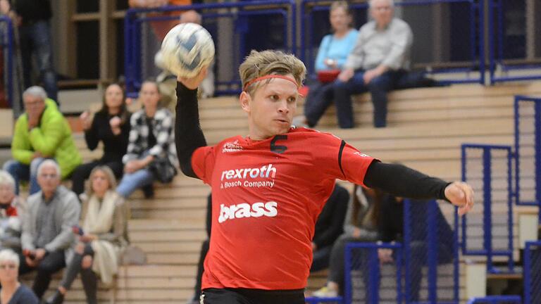 Er bleibt dem TSV Lohr erhalten: Maximilian Schmitt Er bleibt dem TSV Lohr erhalten: Maximilian Schmitt