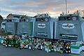 Am Dienstagmorgen, als dieses Foto entstand, waren die Altglascontainer in der Dr.-Georg-Schäfer-Straße in Gerolzhofen bis über den Rand gefüllt. Davor standen unzählige Flaschen und Gläser. Tags darauf waren die Container zwar geleert, das außerhalb der Container entsorgte Altglas befand sich aber immer noch dort.