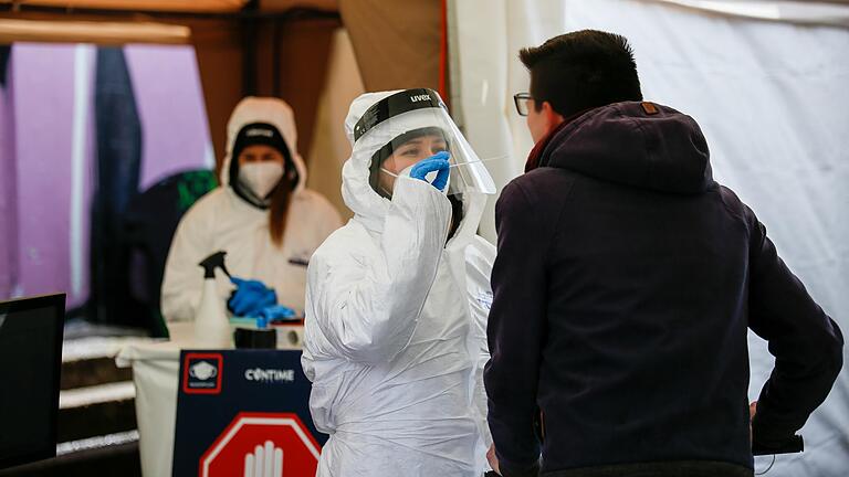 War die Teststrecke der Firma Contime zuvor auf dem Gelände der Diskothek Airport angesiedelt&nbsp; (Foto), ist sie nun am Friedrich-Bergius-Ring 11 zu finden. Hier werden neben Antigentests für vulnerable Gruppen oder Selbstzahler auch kostenpflichtige PCR-Tests angeboten.&nbsp;&nbsp;