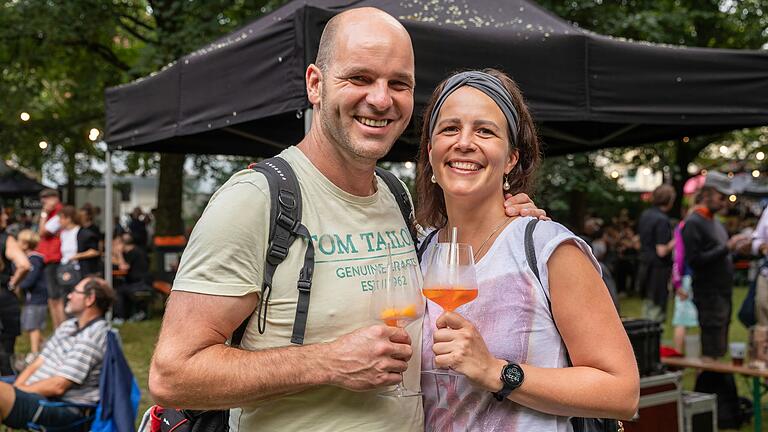 Am Samstagmittag herrschte ausgelassene Stimmung beim Ringparkfest, der auch der nachfolgende Regen wenig anhaben konnte. Am Samstagmittag herrschte ausgelassene Stimmung beim Ringparkfest, der auch der nachfolgende Regen wenig anhaben konnte.