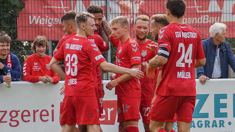 Kann der TSV Aubstadt beim VfB Eichstätt seine Siegesserie ausbauen?