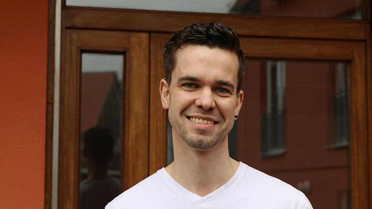Daniel Schröder ist Küchenchef des Landgasthof Franz in Kreuzwertheim. Gerade wird die Küche des Hotels umgebaut. Daniel Schröder ist Küchenchef des Landgasthof Franz in Kreuzwertheim. Gerade wird die Küche des Hotels umgebaut.