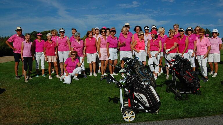 Gruppenbild beim Pink Ribbon-Turnier vergangenes Jahr.