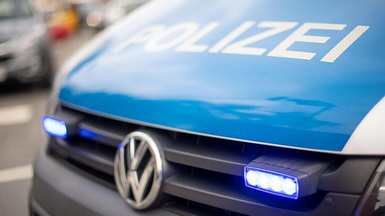 Wer muss Schnee räumen? Zwei Mietparteien in Wildflecken konnten sich diesbezüglich nicht einigen. Der Streit eskalierte, die Polizei musste anrücken. Wer muss Schnee räumen? Zwei Mietparteien in Wildflecken konnten sich diesbezüglich nicht einigen. Der Streit eskalierte, die Polizei musste anrücken.