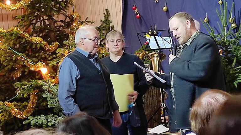 Das Foto zeigt (von links): Ehrenmitglied Robert Schierling, Matthias Puchert (2. Vorstand), Ralf Schmidl (1. Vorstand). Das Foto zeigt (von links): Ehrenmitglied Robert Schierling, Matthias Puchert (2. Vorstand), Ralf Schmidl (1. Vorstand).