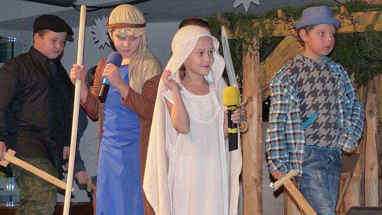 Viel Zwischenapplaus gab es beim Weihnachtsmusical der Grundschule Gochsheim für das Solo der Maria.