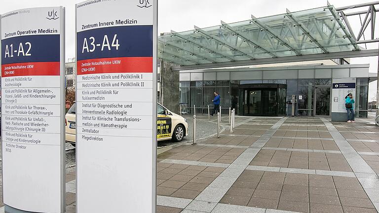 In der Würzburger Uniklinik ist in der Nacht auf Donnerstag ein Corona-Patient gestorben. Es ist der erste Todesfall durch das Virus in Bayern.