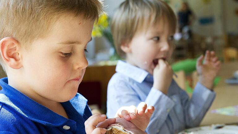 Was kommt im Kindergarten auf den Tisch? In Giebelstadt soll es bald ein verbindliches Mittagessen für alle neuen Kinder der Einrichtung St. Josef ab September geben. Nicht jeder ist davon begeistert.