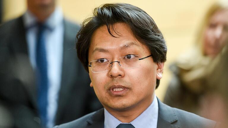 Chan-jo Jun.