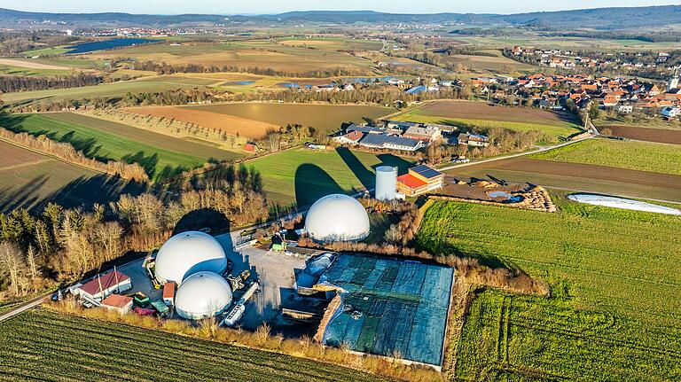 In Rügheim wird das Nahwärmenetz, das vor Ort an die Biogasanlage angeschlossen ist, derzeit ausgebaut. 2025 sollen nun in Hofheim die nächsten Schritte hin zu einem solchen Netz unternommen werden. In Rügheim wird das Nahwärmenetz, das vor Ort an die Biogasanlage angeschlossen ist, derzeit ausgebaut. 2025 sollen nun in Hofheim die nächsten Schritte hin zu einem solchen Netz unternommen werden.