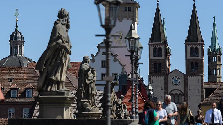 Alte Mainbrücke Würzburg: 9 kuriose Fakten, die Sie wissen müssen