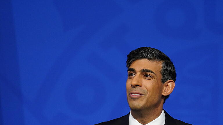 Pressekonferenz von Rishi Sunak.jpeg - Rishi Sunak, Premierminister von Großbritannien, gerät wegen seiner Migrationspolitik in Bedrängnis. Pressekonferenz von Rishi Sunak.jpeg - Rishi Sunak, Premierminister von Großbritannien, gerät wegen seiner Migrationspolitik in Bedrängnis.