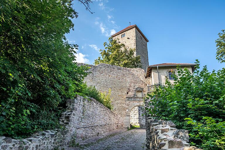 In der altehrwürdigen Lichtenburg, dem Wahrzeichen Ostheims, können sich Heiratswillige das standesamtliche Ja-Wort geben. In der altehrwürdigen Lichtenburg, dem Wahrzeichen Ostheims, können sich Heiratswillige das standesamtliche Ja-Wort geben.