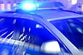 Massiver Polizeieinsatz in Würzburg-Grombühl: Ein Busfahrer und Passanten wurden bedroht, zwei Verdächtige sind festgenommen.