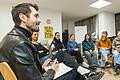 Bei regelmäßigen Treffen besprechen Bariş Yüksel (links) und Angela Nasimi gemeinsam mit ihrem Team den Ablauf der Würzburger Woche gegen Rassismus.