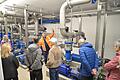 Führung im Wasserwerk Schwebberg in Lohr. Betriebsleiter Markus Emmert erklärt die Pumpanlage.&nbsp;