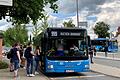 Ein Bus der Linie 999 hält am Zentralen Omnibusbahnhof Tauberbischofsheim: Die Regiobuslinie zwischen Buchen (Odenwald) und Tauberbischofsheim soll für fünf weitere Jahre fortgeführt werden.