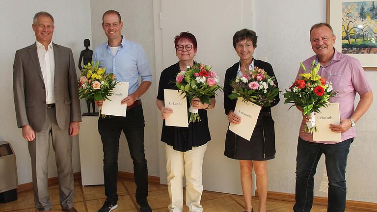 Auszeichnungen bei der Rentenversicherung Nordbayern (von links): Jürgen Zips, Daniel Landeck, Sabine Weisser, Karin Fröhlich und Ralf Heckelmann.