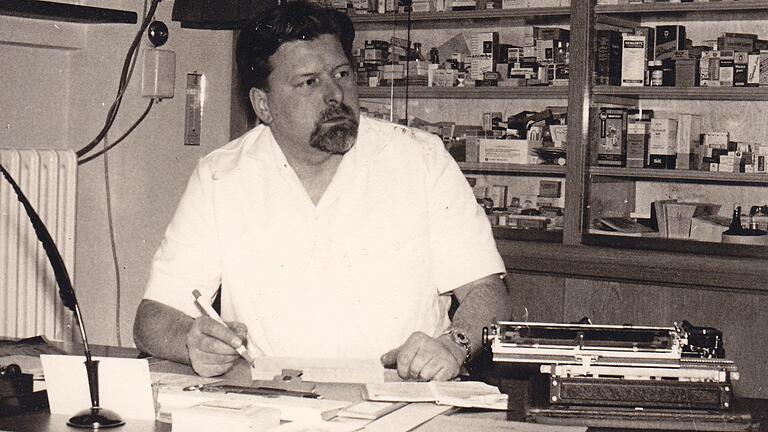 Dr. Karl Dorda in seiner Arztpraxis in der Schwebheimer Straße in Grettstadt