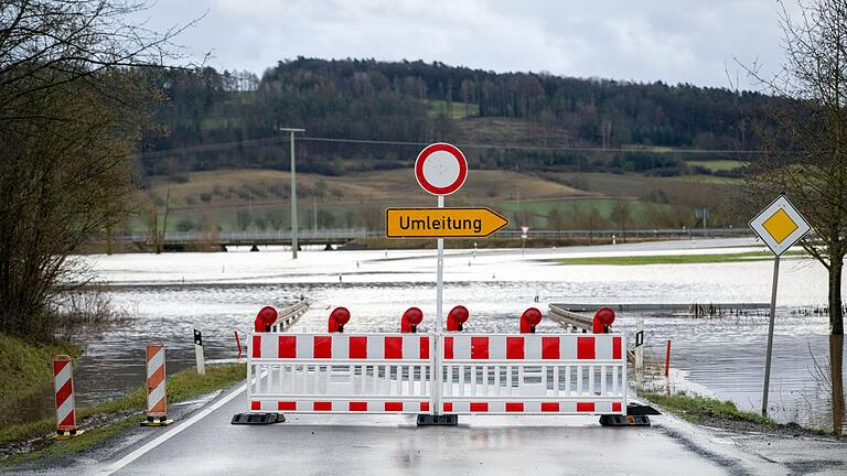 Hochwasser in Bayern.jpeg - Hochwasser mehren sich in Deutschland. Doch nicht immer zahlt die Versicherung. Hochwasser in Bayern.jpeg - Hochwasser mehren sich in Deutschland. Doch nicht immer zahlt die Versicherung.