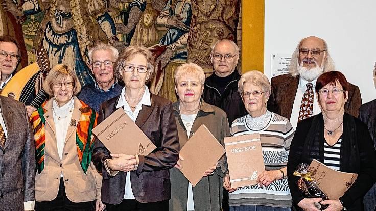 Ehrungen beim Bund für Geistesfreiheit (von links): Wolfgang Günther, Lorenz Schmitt, Renate Bauer, Walter Schott, Traudel Steinmüller, Helga Fröhlich, Klaus Kieling, Sonja Dietel, Friedrich Josef Patzier, Marianne Firsching, Herbert Wiener. Ehrungen beim Bund für Geistesfreiheit (von links): Wolfgang Günther, Lorenz Schmitt, Renate Bauer, Walter Schott, Traudel Steinmüller, Helga Fröhlich, Klaus Kieling, Sonja Dietel, Friedrich Josef Patzier, Marianne Firsching, Herbert Wiener.
