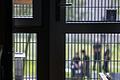 Blick in den Hof einer Justiz-Vollzugsanstalt (JVA): Ein 36-jähriger Jurist aus Unterfranken muss jetzt in Haft. Die Revision nach dem letzten Urteil gegen ihn wurde jetzt abgelehnt (Symbolfoto).