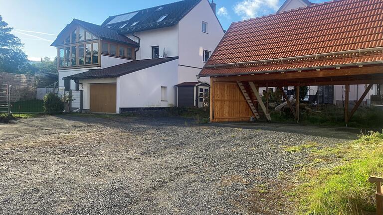 Die Neuordnung und Neugestaltung des Koppelhofs im Bischofsheimer Gerberzwinger ist eines der Projekte, die vom Stadtrat für das Städtebauförderungsprogramm angemeldet wurden. Die Neuordnung und Neugestaltung des Koppelhofs im Bischofsheimer Gerberzwinger ist eines der Projekte, die vom Stadtrat für das Städtebauförderungsprogramm angemeldet wurden.