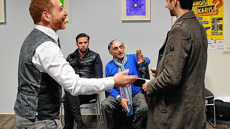 Probenszene zu 'Hangisi Karisi?'