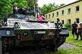 Der Schützenpanzer Marder ist nicht nur Anschauungsobjekt, sondern kann von den Besuchern auch innen inspiziert werden.