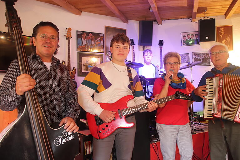 Die musikalische Familie Hoßmann aus Eußenheim: Bernd, Toni, Ludwig, Veronika und Reinhard. Die musikalische Familie Hoßmann aus Eußenheim: Bernd, Toni, Ludwig, Veronika und Reinhard.