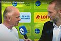 Die Rhön im Pokalfieber       -  Unser Bild zeigt  Münnerstadts Sportvorstand Günter Scheuring (links) im Interview mit Moderator Fabian Frühwirth vom Bayerischen Fußball-Verband. Kurz zuvor hatten sich die Lauerstädter für die SpVgg Unterhaching als Pokalgegner entschieden.