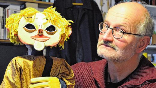 Thomas Glasmeyer mit Peter Iljitsch Violin aus „Peter und der Wolf“. Thomas Glasmeyer mit Peter Iljitsch Violin aus „Peter und der Wolf“.