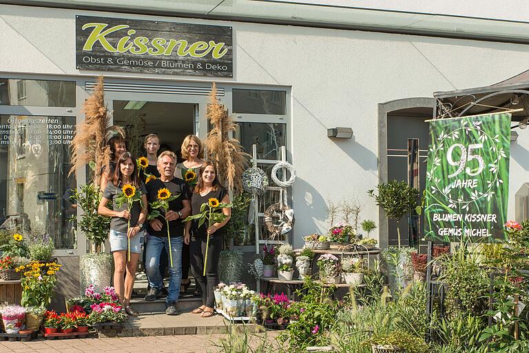 Familientradition: Vor 95 Jahren legte der Gemüs-Michel den Grundstein für »Blumen Kissner« in Frammersbach. Dort arbeitet bereits seine Urenkelin mit. Familientradition: Vor 95 Jahren legte der Gemüs-Michel den Grundstein für »Blumen Kissner« in Frammersbach. Dort arbeitet bereits seine Urenkelin mit.