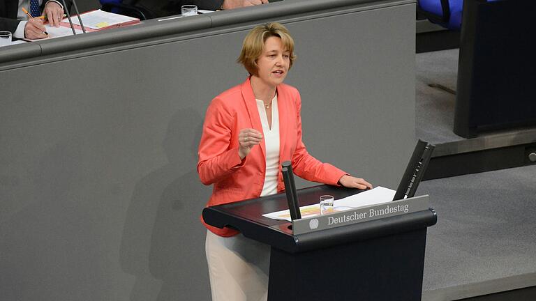 Anja Weigerber kritisierte bei verschiedenen Debatten im Bundestag die Wolfspolitik der Bundesregierung.