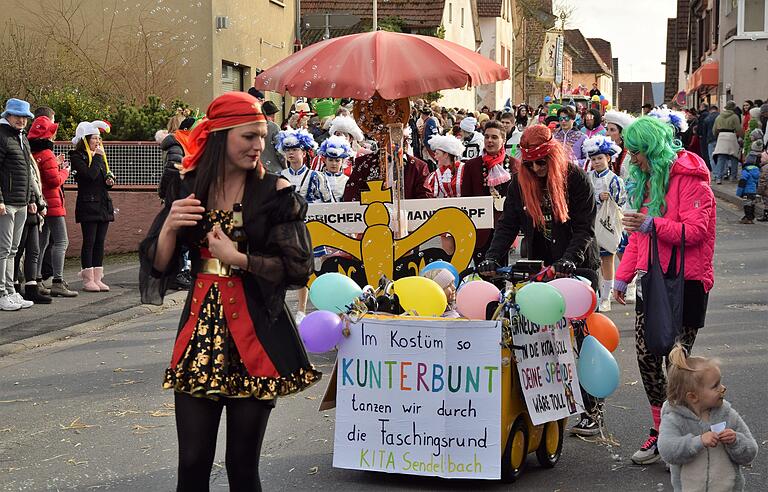 Kunterbunt ging es zu bei der Gruppe aus dem Sendelbacher Kindergarten. Kunterbunt ging es zu bei der Gruppe aus dem Sendelbacher Kindergarten.
