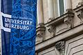 Die Universität Würzburg unterhält seit 2014 Partnerschaften mit mehreren Unis in der Ukraine. Aktuell sind 73 ukrainische Studierende in Würzburg eingeschrieben.