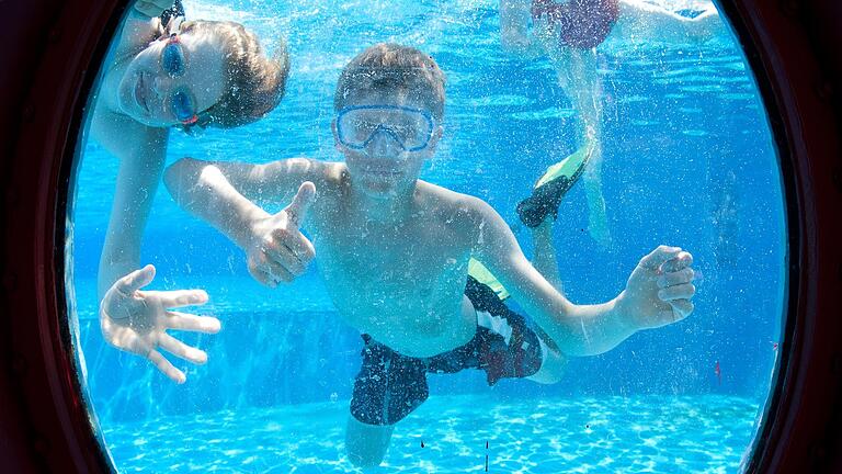 Das Freibad in Karlstadt hat zum 1. Mai geöffnet. Im Laufe des Monats startet auch in den anderen Bädern in Main-Spessart nach und nach die Saison 2022. Lediglich der Außenbereich des Wonnemar in Marktheidenfeld wird aller Voraussicht nach auch dieses Jahr geschlossen bleiben.