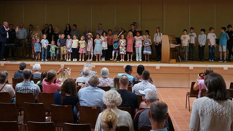 Die Schülerinnen und Schülern der Marktheidenfelder Musikschule zeigten ihr Können beim Sommerkonzert.