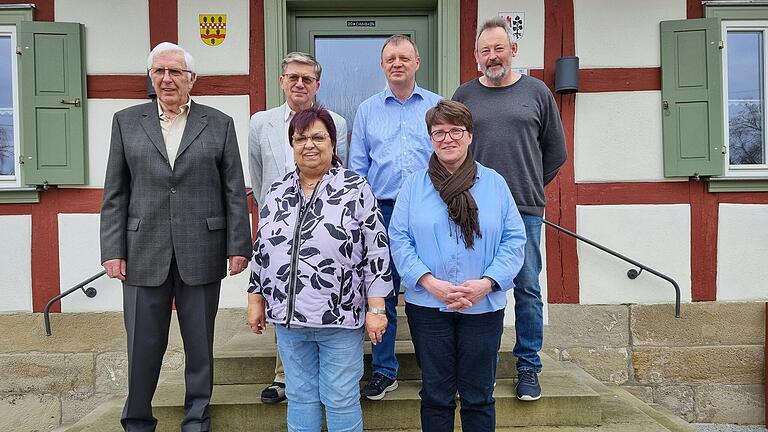 Auf dem Foto von links: Arnold Falkenstein, Winfried Golonka, Chrysantha Fehn, Bernd Kießling, Anja Thein, Peter Raab. Auf dem Foto von links: Arnold Falkenstein, Winfried Golonka, Chrysantha Fehn, Bernd Kießling, Anja Thein, Peter Raab.