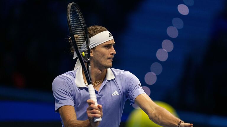 ATP-World Tour Finals in Turin - Alexander Zverev präsentierte sich gegen Casper Ruud stark am Netz. ATP-World Tour Finals in Turin - Alexander Zverev präsentierte sich gegen Casper Ruud stark am Netz.