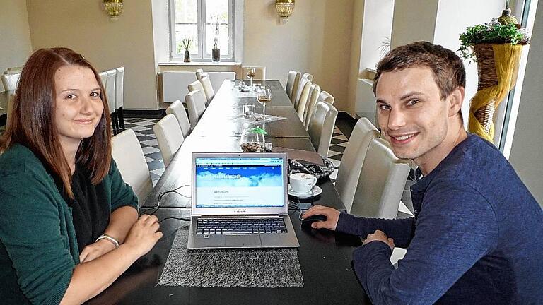 Jetzt auch weltweit im Netz: Die Homepage des Solidaritätsteams Mellrichstadt ist fertig. In wochenlanger Arbeit haben Janine Fetzer und Florian Krammer die Webseite „asyl-mellrichstadt.de“ mit den wichtigsten Inhalten und Orientierungshilfen für ausländische Neubürger wie auch interessierte Einheimische gefüllt. Jetzt auch weltweit im Netz: Die Homepage des Solidaritätsteams Mellrichstadt ist fertig. In wochenlanger Arbeit haben Janine Fetzer und Florian Krammer die Webseite „asyl-mellrichstadt.de“ mit den wichtigsten Inhalten und Orientierungshilfen für ausländische Neubürger wie auch interessierte Einheimische gefüllt.