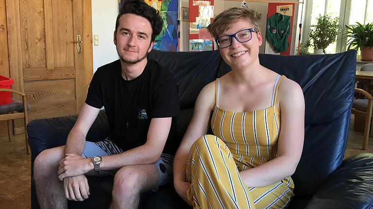 Sven Turkut und Amy Zietlow organisieren mit einigen anderen Schülern aus verschiedenen Schweinfurter Schulen die Demonstrationen im Rahmen der Fridays for Future Bewegung. Sven Turkut und Amy Zietlow organisieren mit einigen anderen Schülern aus verschiedenen Schweinfurter Schulen die Demonstrationen im Rahmen der Fridays for Future Bewegung.
