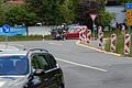 Die provisorische Fahrbahneinengung durch Absperrelemente (rechts) bei der Auffahrt von der Jahnstraße auf die B 26 war ein Erfolg. In einem Jahr gab es nur einen Unfall.