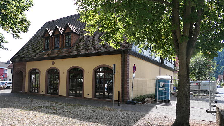Der Ferienausschuss des Kreuzwertheimer Gemeinderats beschäftigte sich mit dem Baufortschritt beim Umbau des Fürstin-Wanda-Hauses.